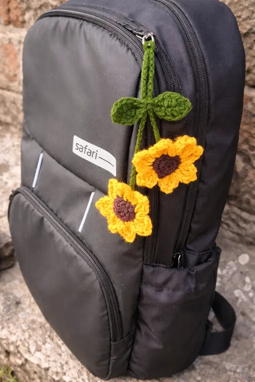 Handmade Crochet Sunflower Charm | Cute Bag Charm & Hair Tie | Aesthetic Floral Keychain for Girls & Women